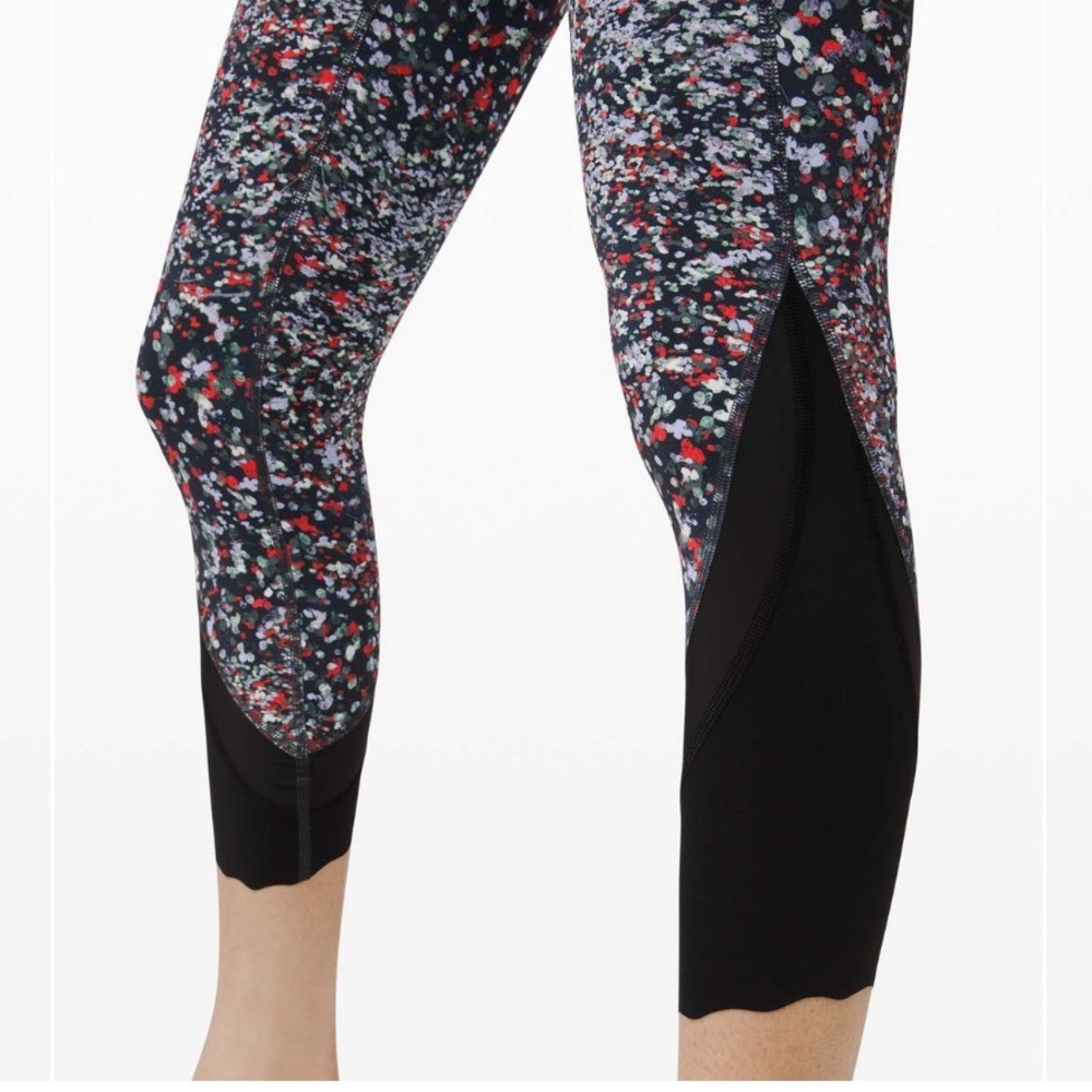 Lululemon•Wunder Under High Rise Crop 23”•Scallop•Luxtreme•Water Blossom Multi - Picture 2 of 9